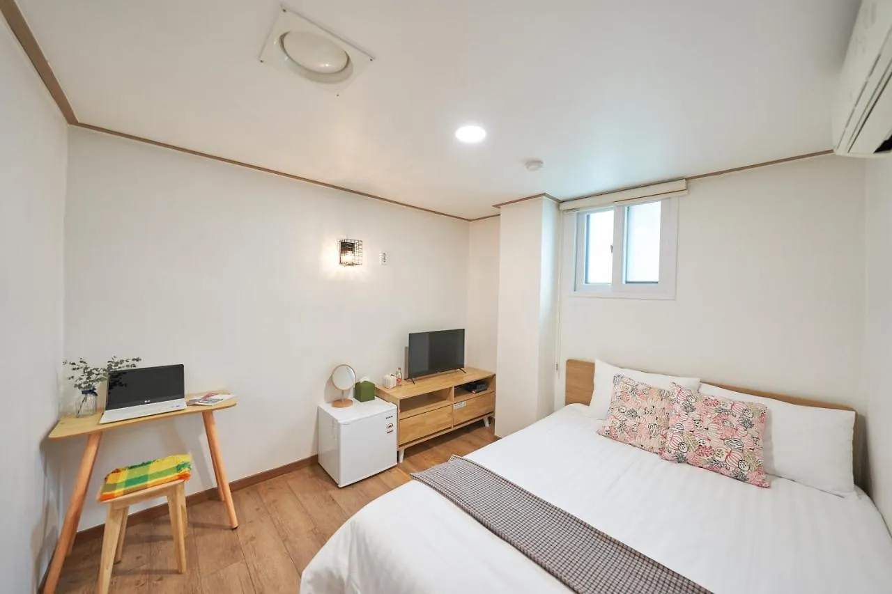 K'Stay Sinchon Seoel 0*,  Zuid-Korea