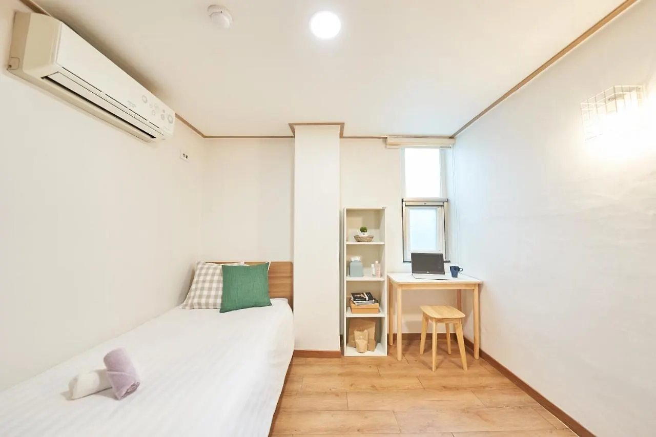 K'Stay Sinchon Seoel 0*,  Zuid-Korea